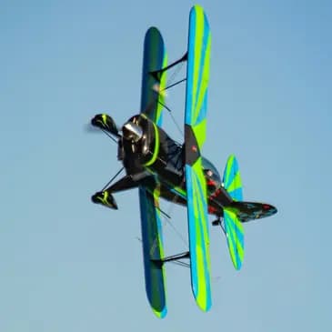 Baptême de voltige en avion à Cuers dans le Var Baptême de voltige en avion à Cuers dans le Var